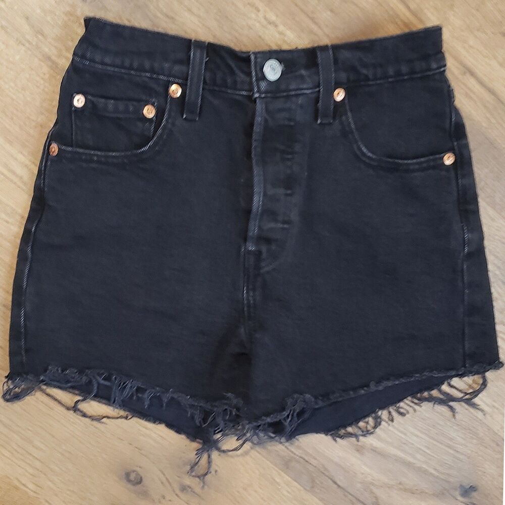 Levis Shorts Womens 25 Black Denim Ribcage High Rise Button Fly Frayed Premium